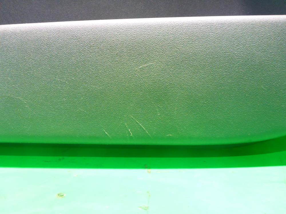 Обшивка двери передней правой