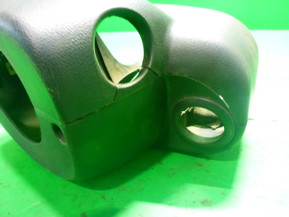 Кожух рулевой колонки