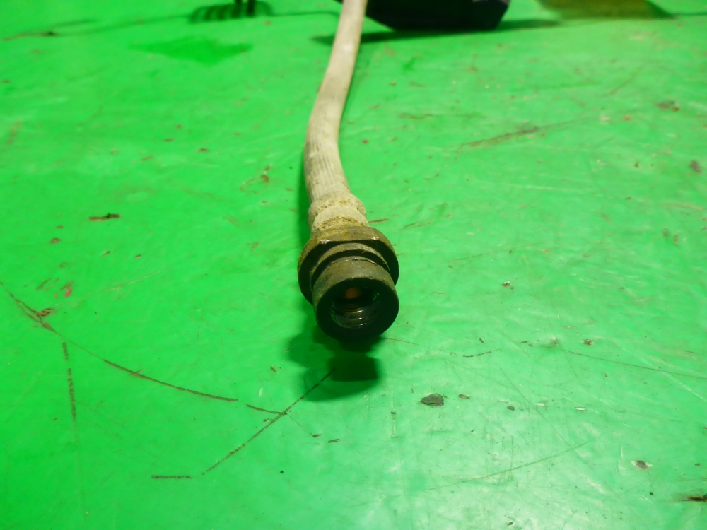 Трубка цилиндра сцепления