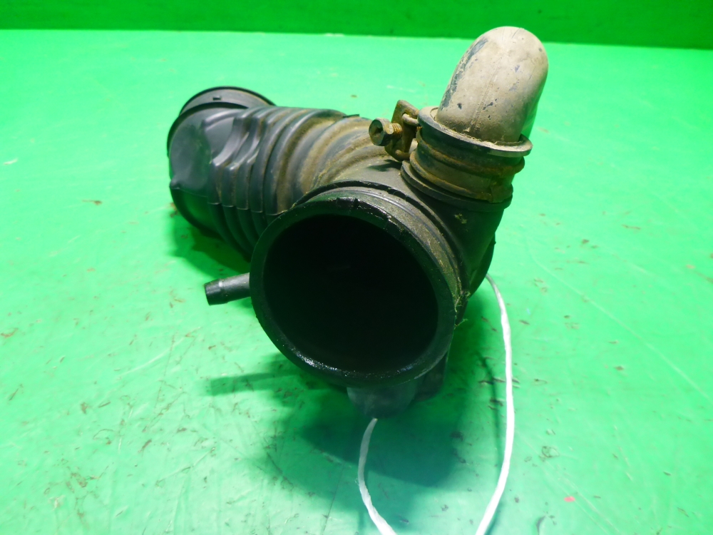 Патрубок воздушного фильтра