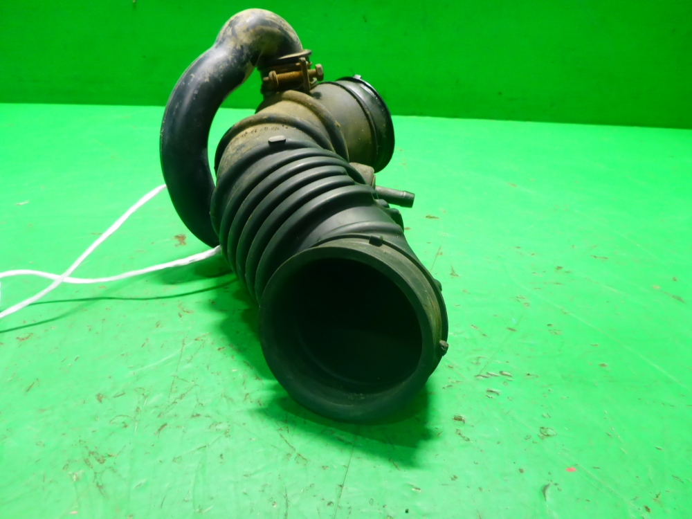 Патрубок воздушного фильтра