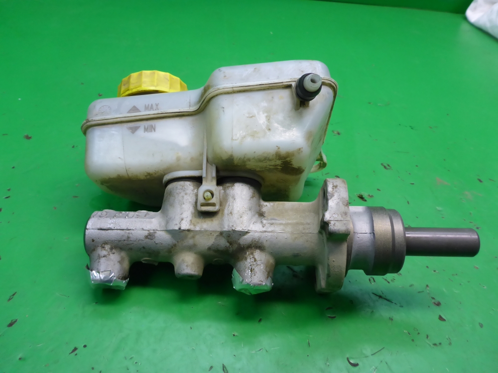 Цилиндр тормозной главный