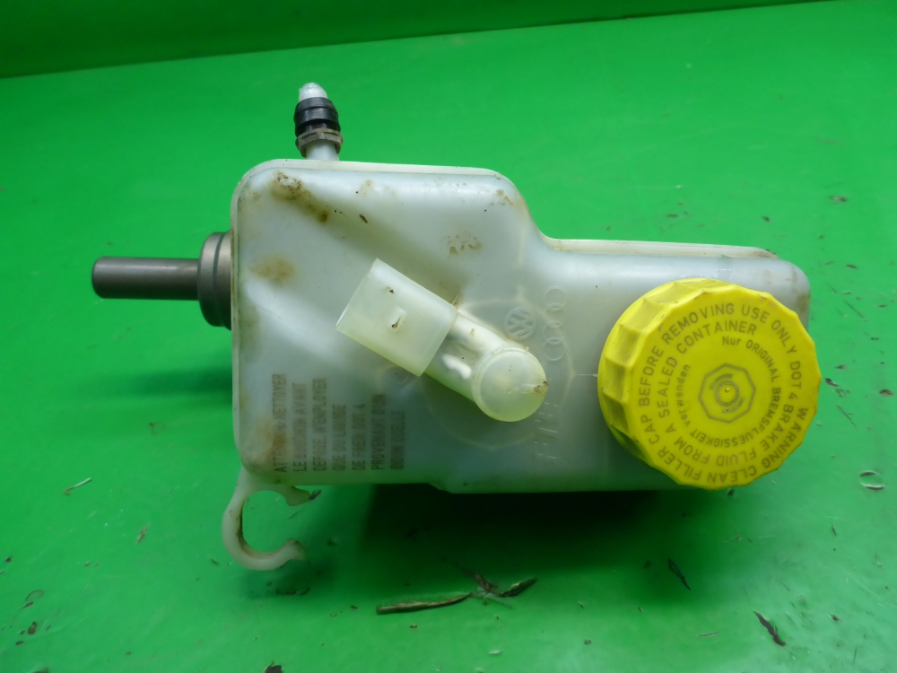 Цилиндр тормозной главный