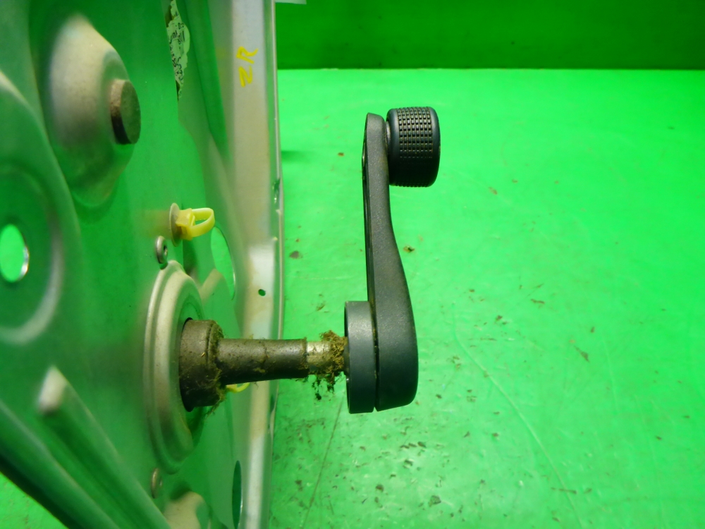 Стеклоподъемник электр. задний правый