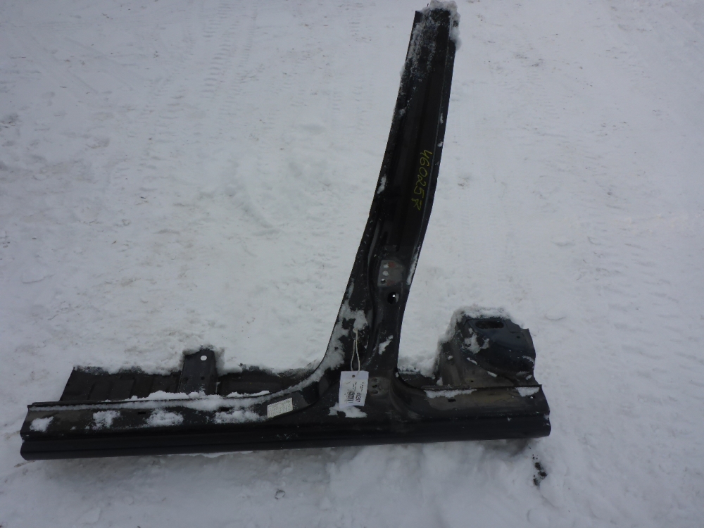 Порог со стойкой левый