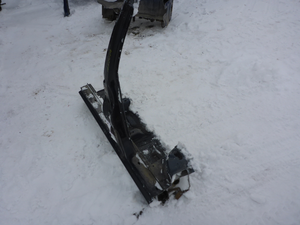 Порог со стойкой левый