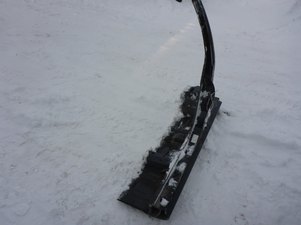 Порог со стойкой левый