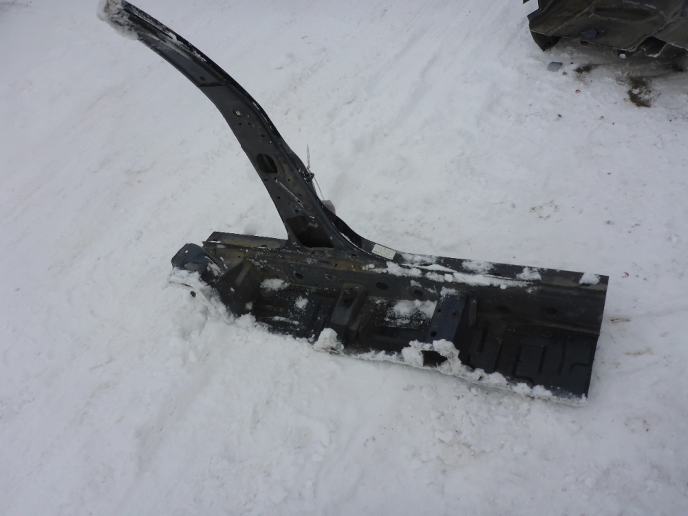 Порог со стойкой левый