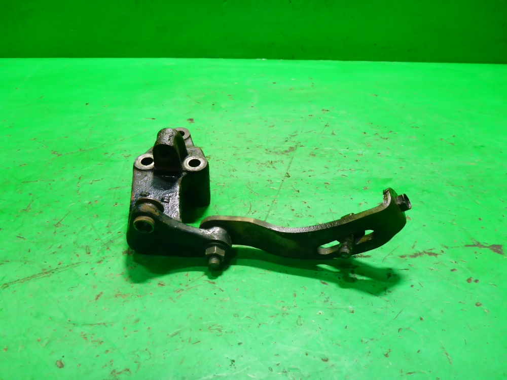 Кронштейн ГУР