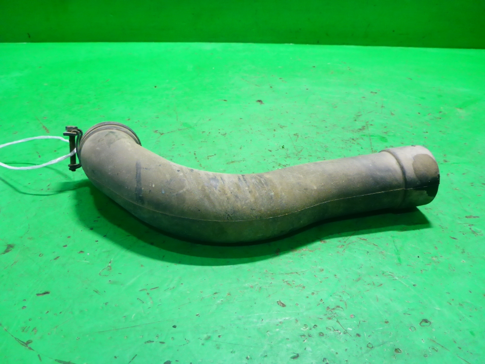 Патрубок воздушного фильтра