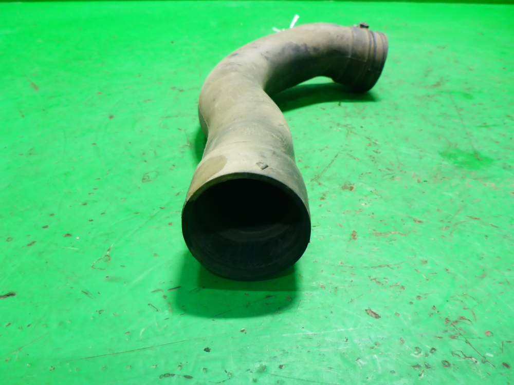 Патрубок воздушного фильтра