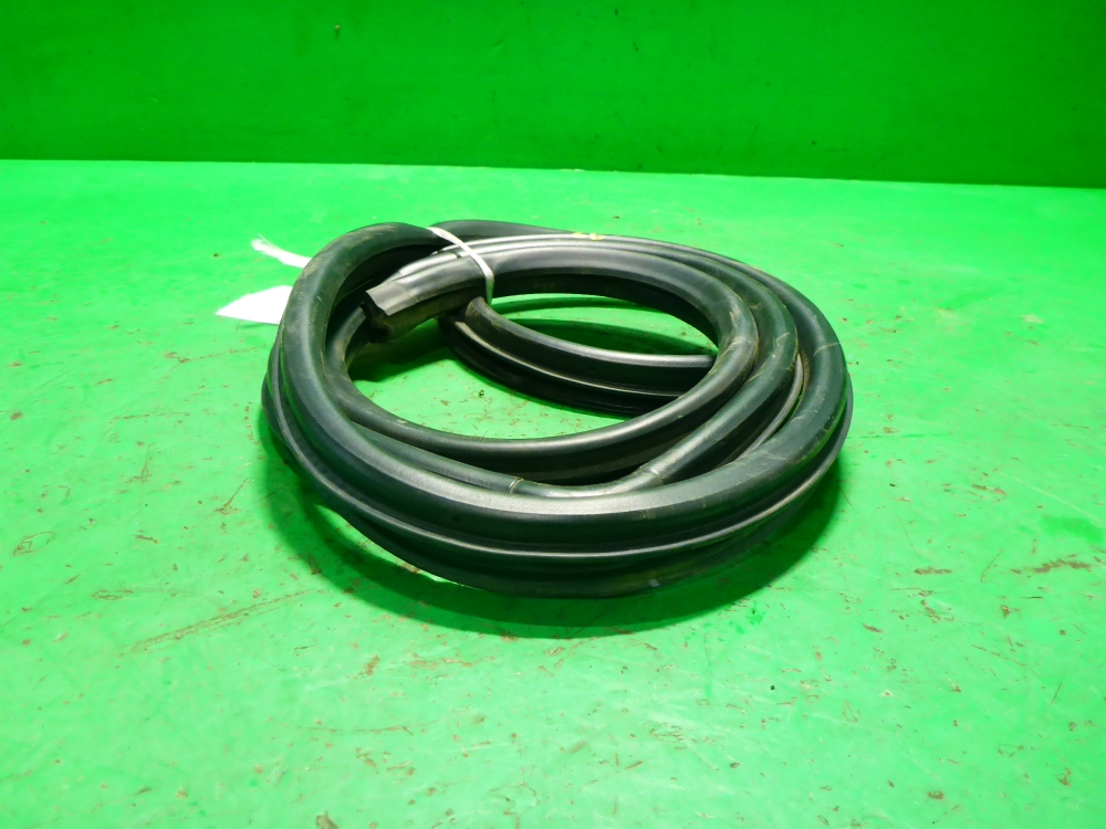 Уплотнитель двери