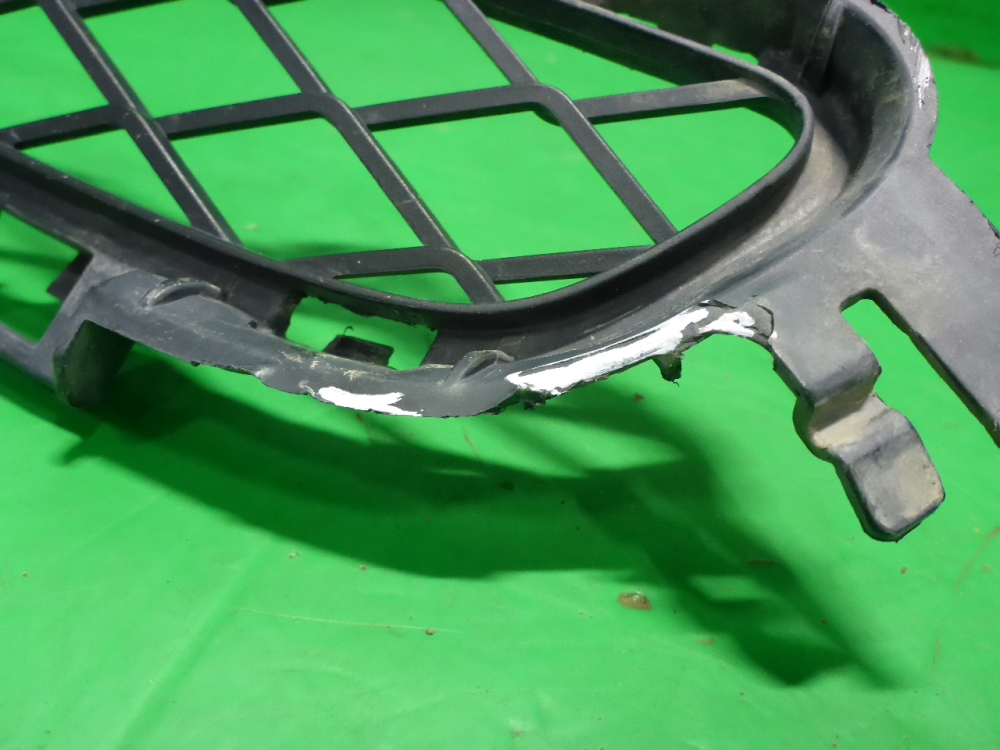 Решетка в бампер центральная