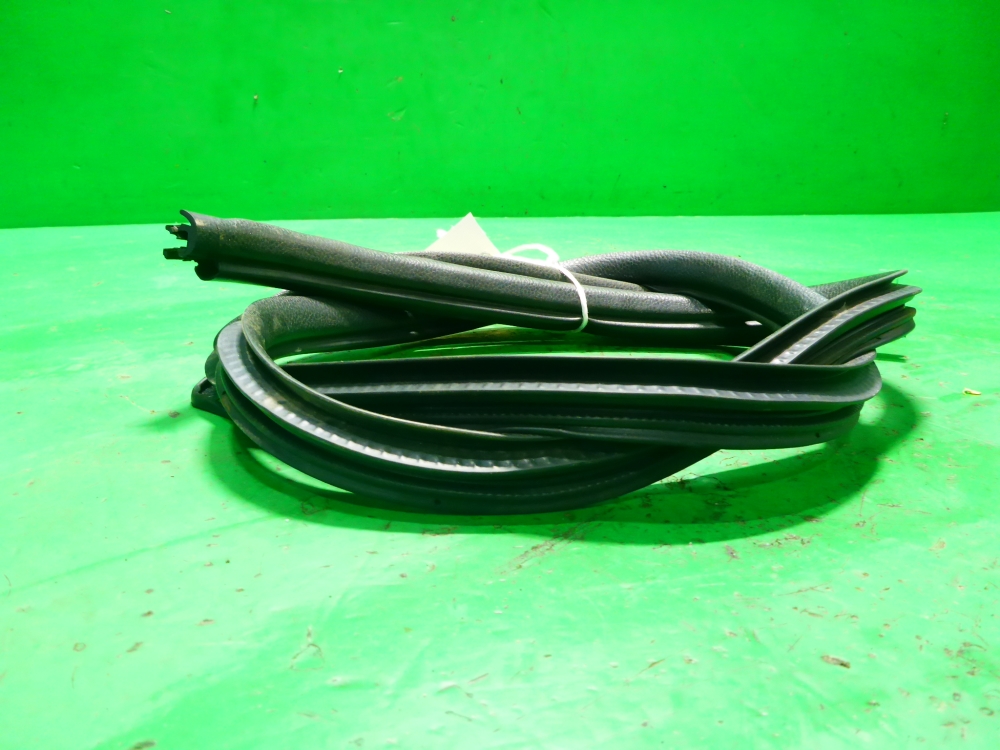 Уплотнитель двери