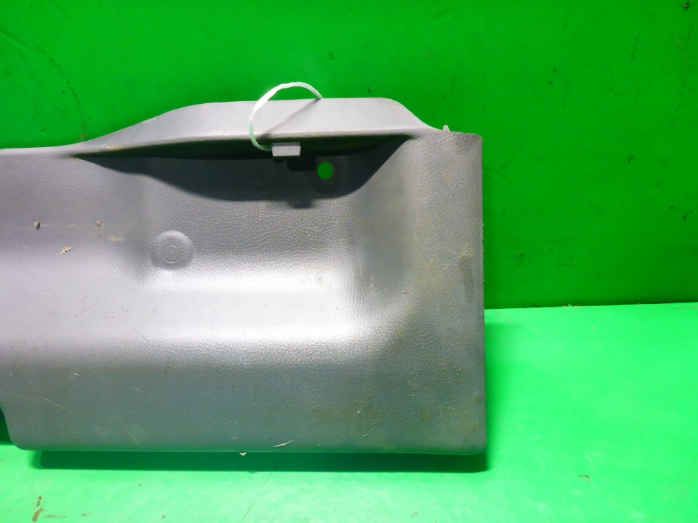 Обшивка багажника