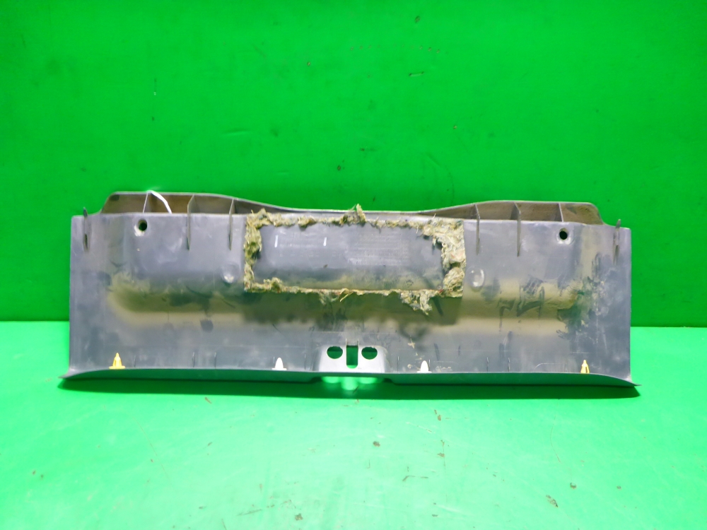 Обшивка багажника