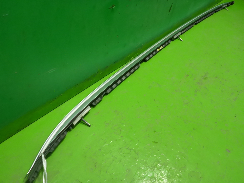 Рейлинг (релинг) левый (планка на крышу)