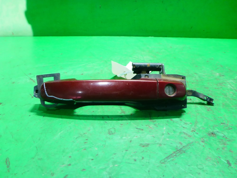 Ручка двери передней наружная левая