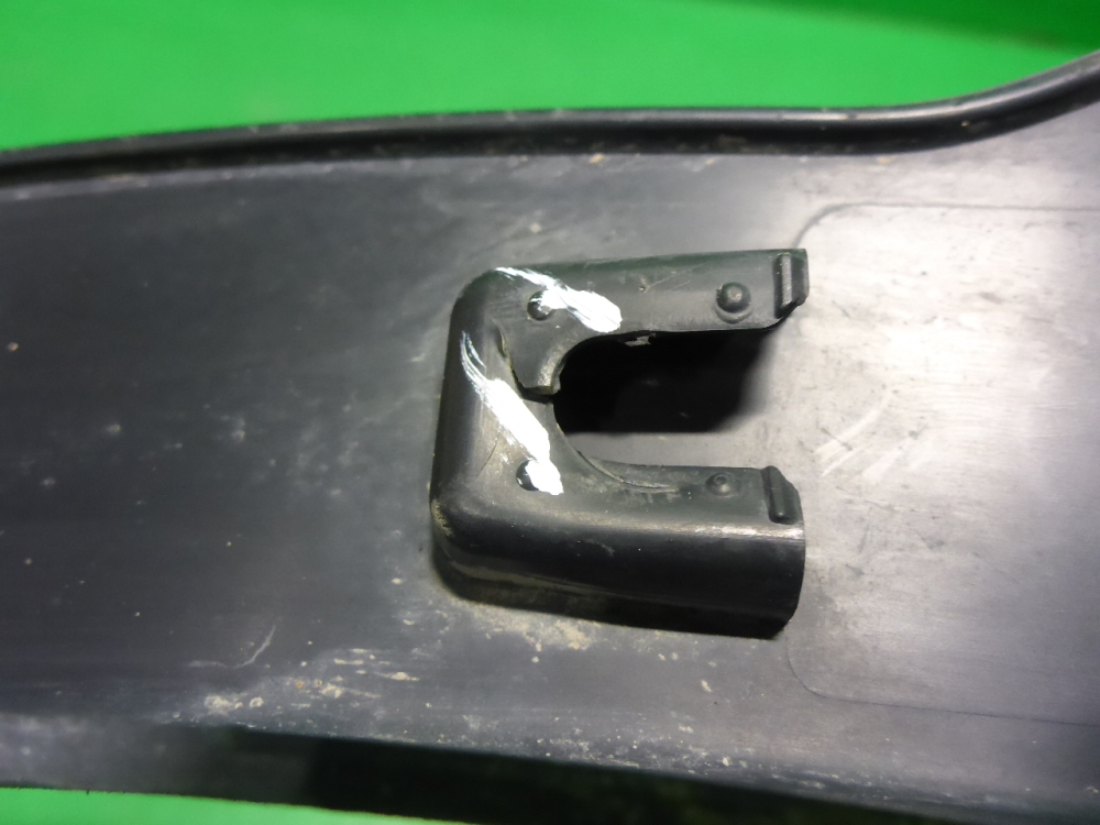 Накладка заднего крыла левого