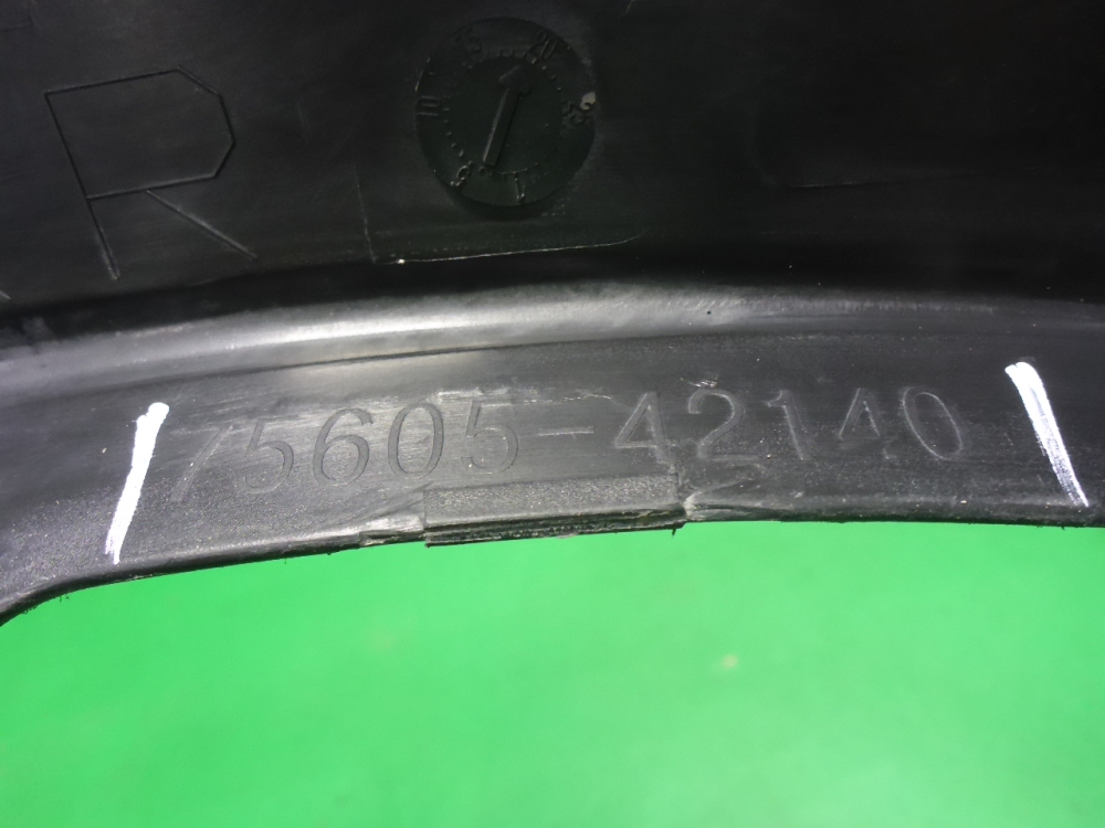 Накладка заднего крыла правого