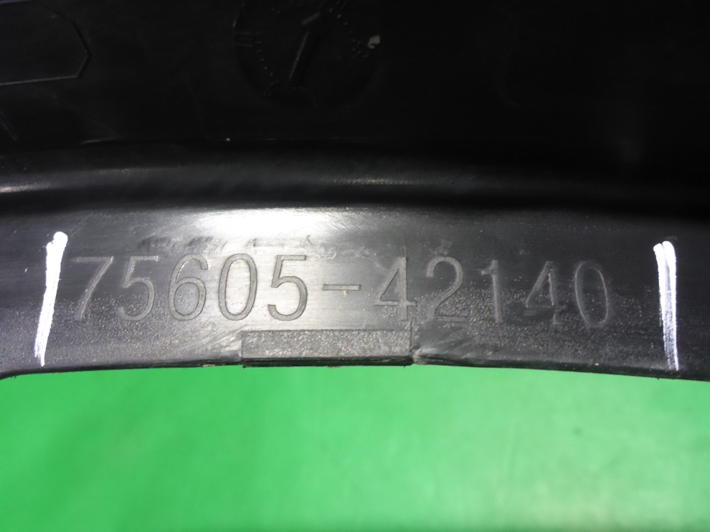 Накладка заднего крыла правого