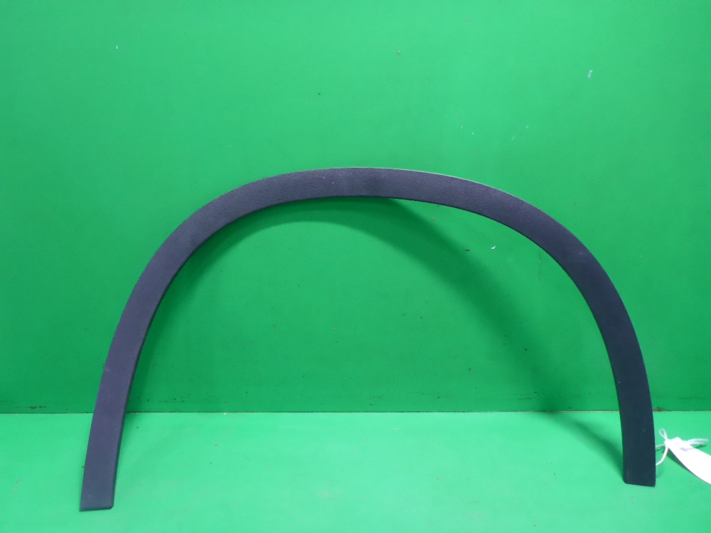 Накладка переднего крыла правого