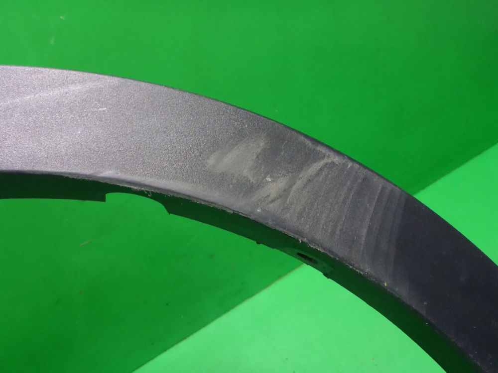 Накладка заднего крыла левого