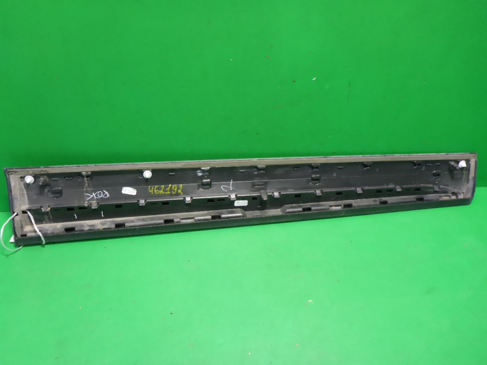 Накладка двери передней левой