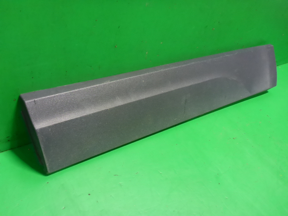 Накладка двери задней левой