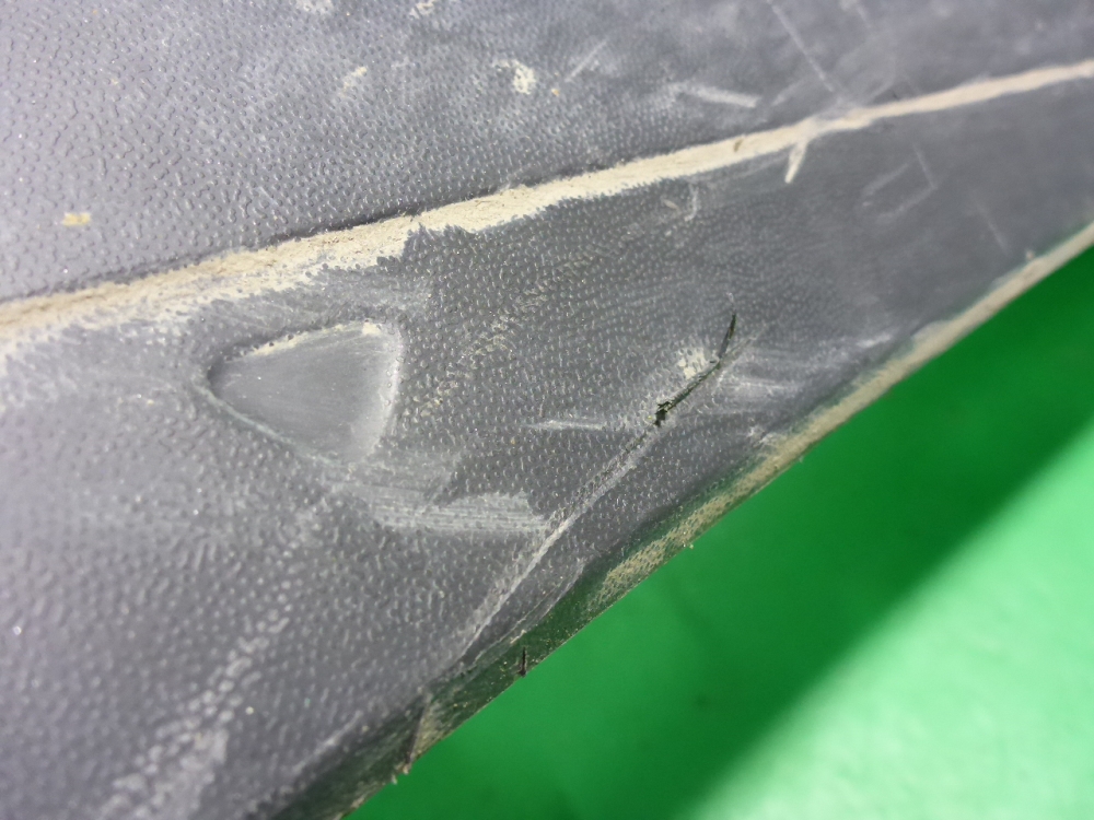 Накладка двери передней левой