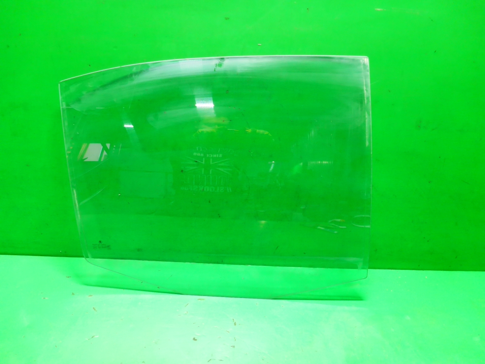 Стекло двери задней правой