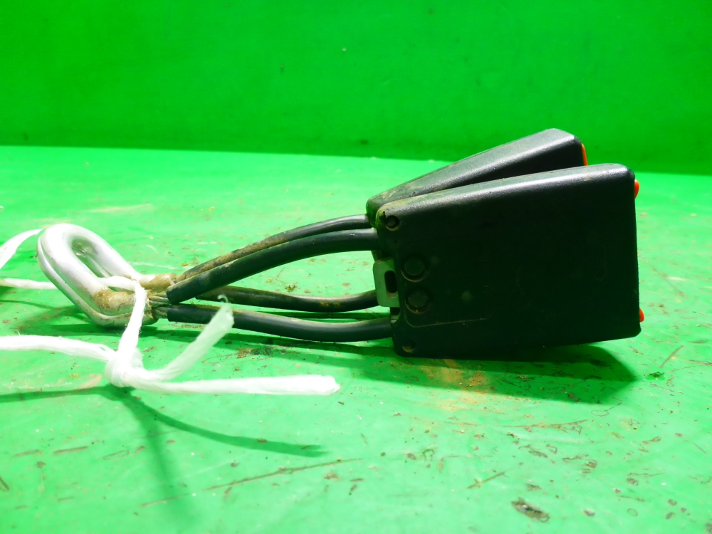 Ответная часть ремня безопасности