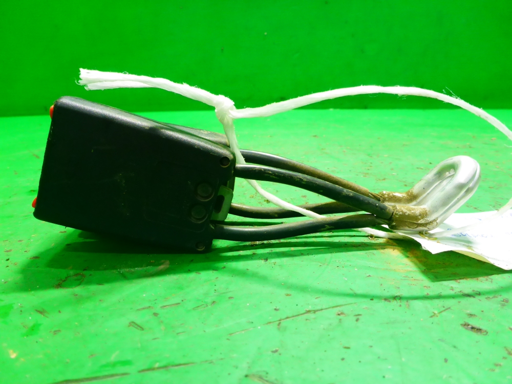 Ответная часть ремня безопасности