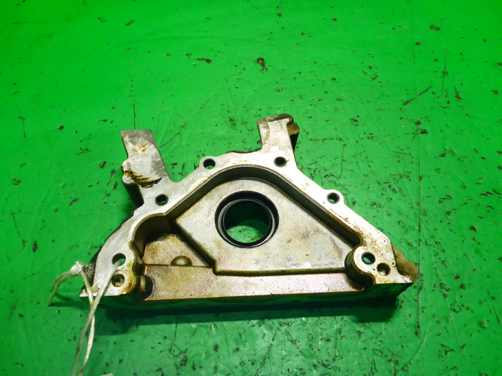 Крышка двигателя передняя