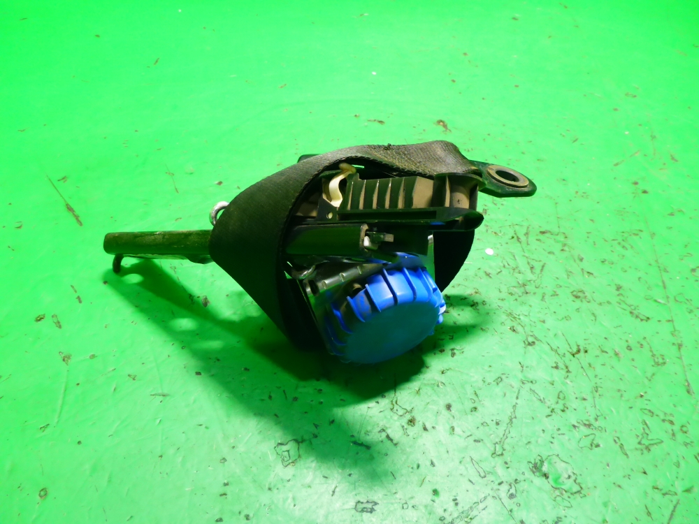 Ремень безопасности