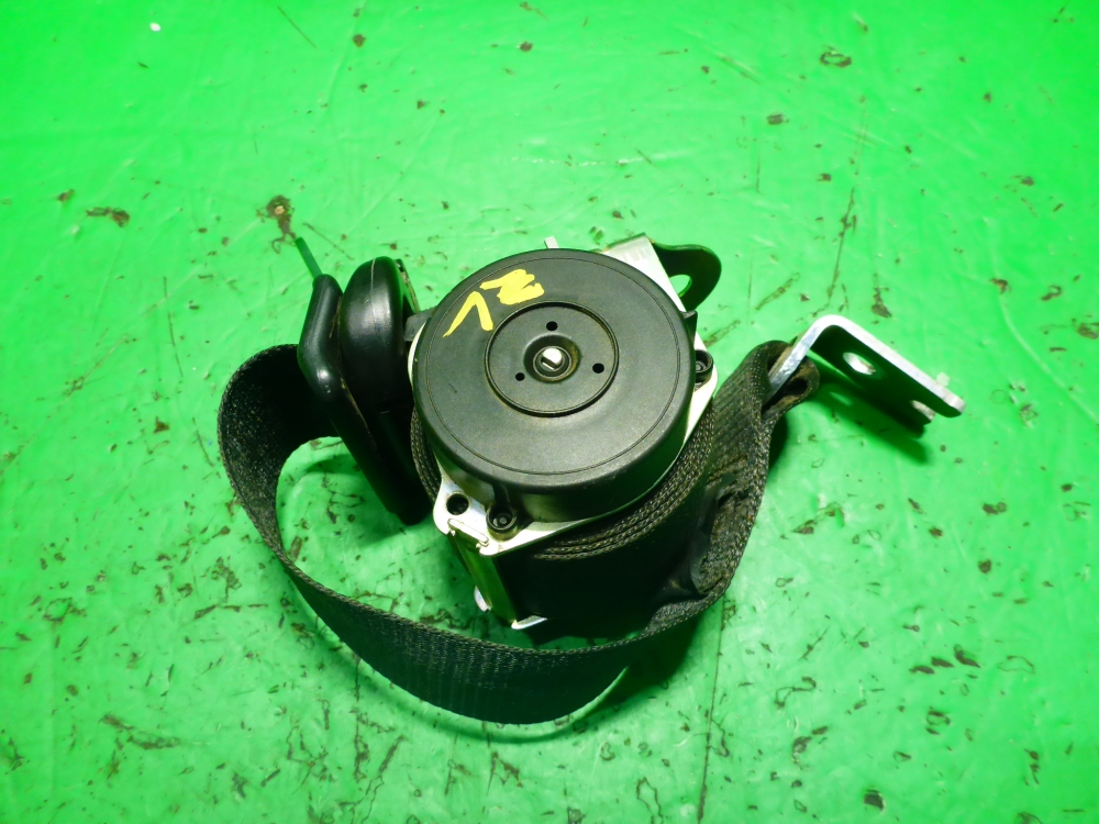 Ремень безопасности