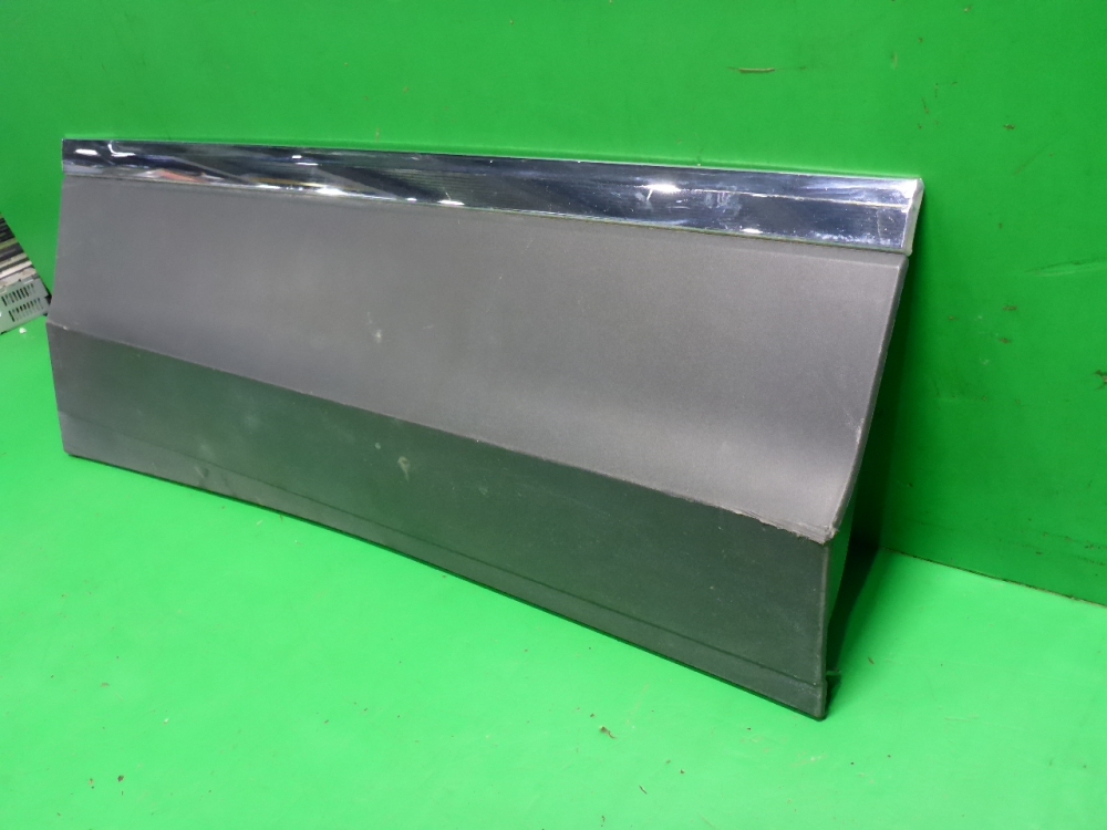 Накладка двери задней правой