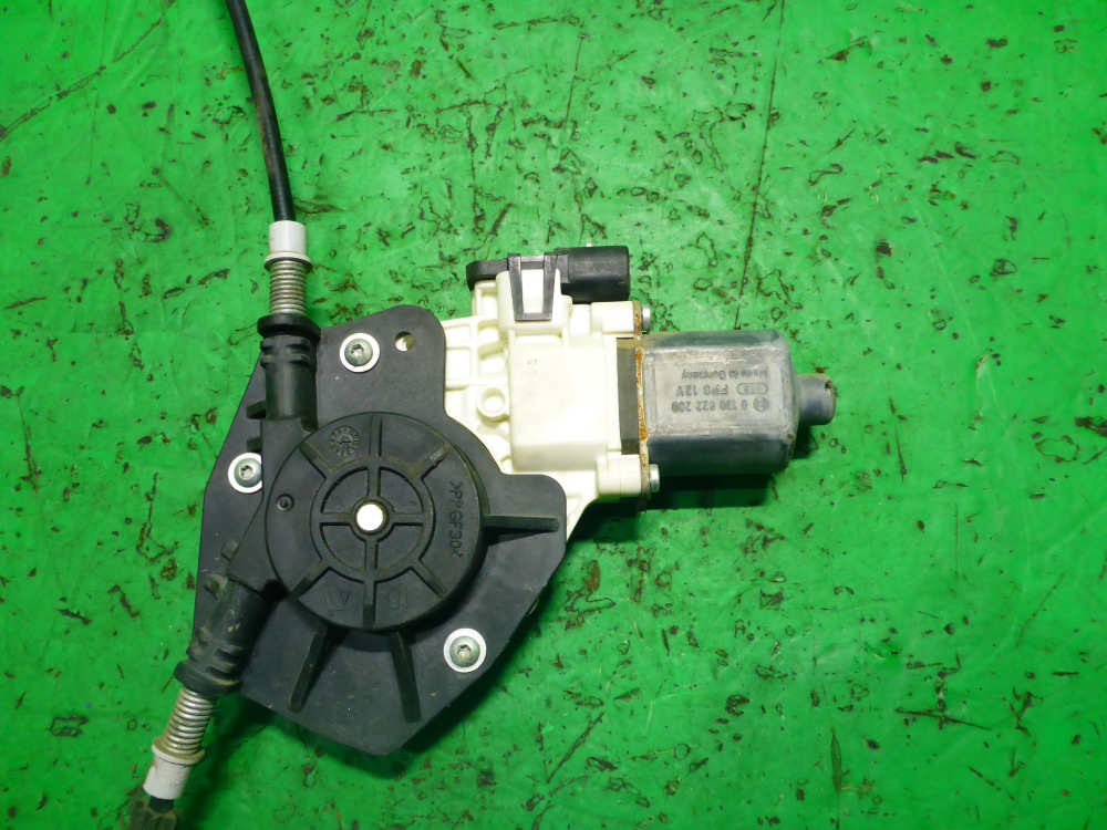 Стеклоподъемник электр. задний левый