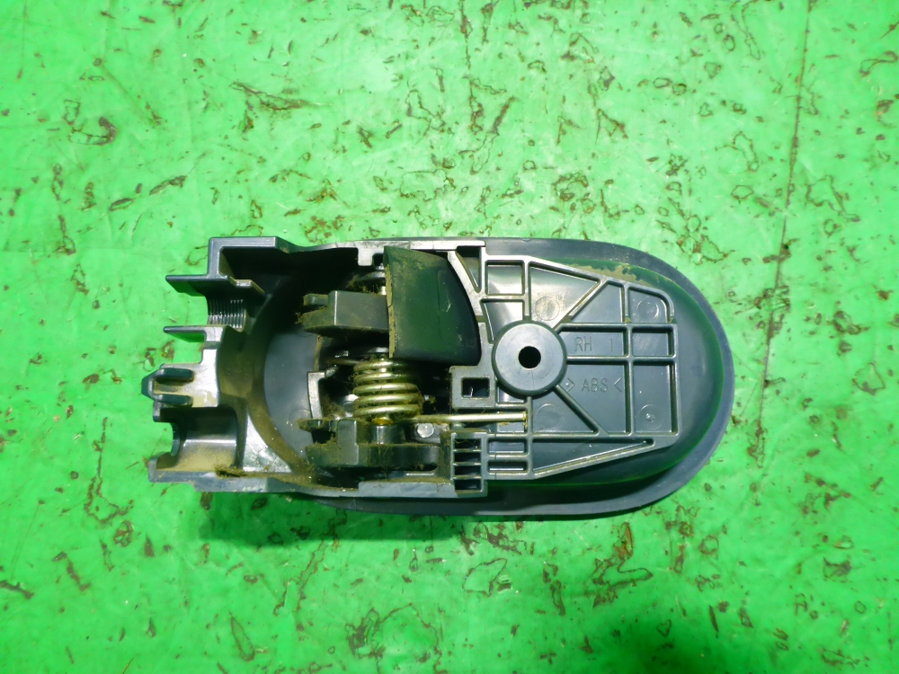 Ручка двери передней внутренняя правая