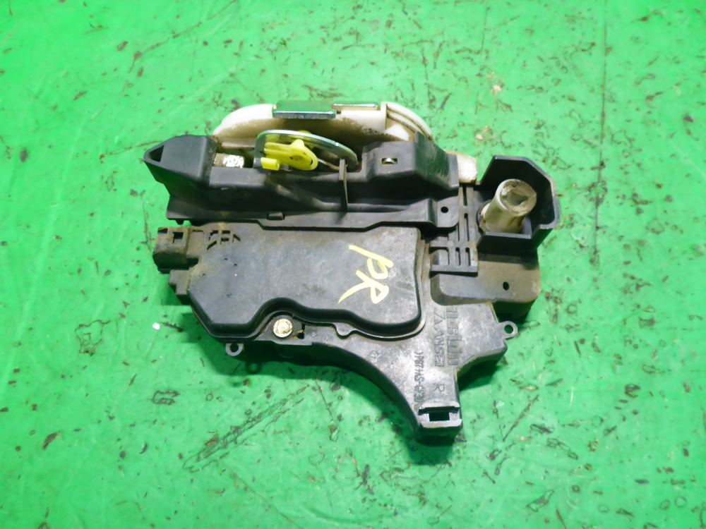 Замок двери передней правой