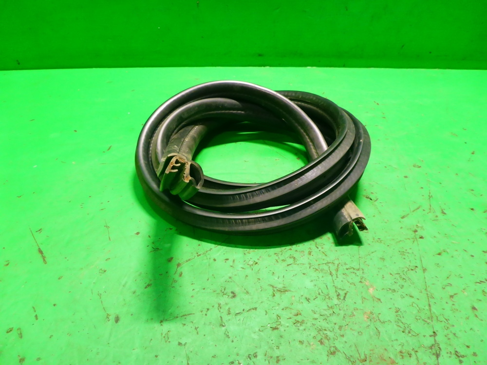 Уплотнитель двери