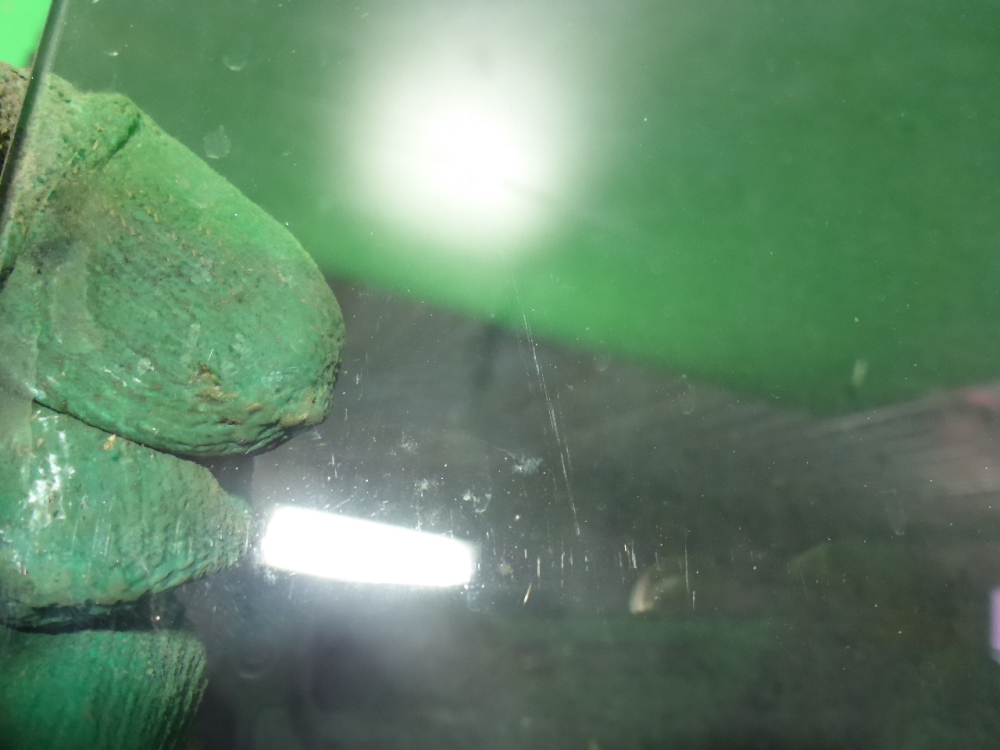 Стекло двери задней левой