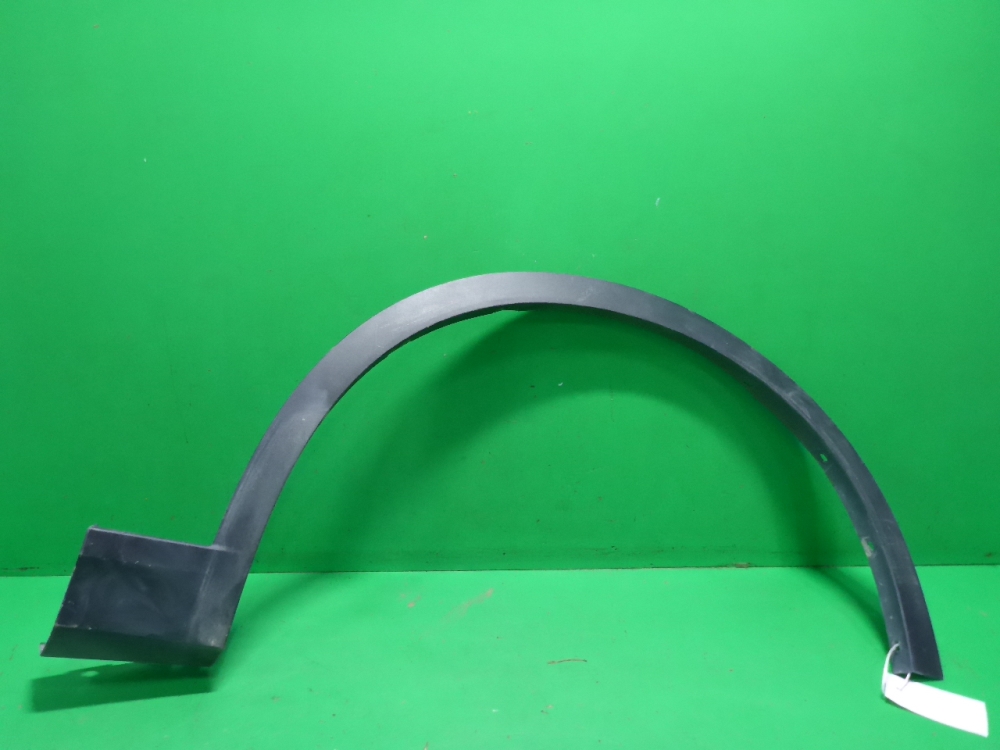 Накладка переднего крыла правого