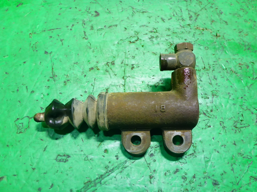 Цилиндр сцепления рабочий