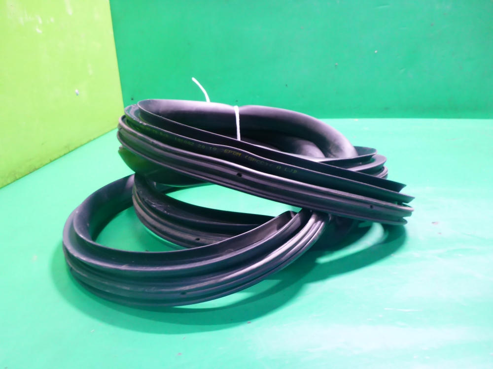 Уплотнитель двери