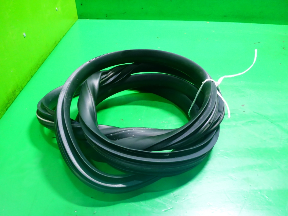 Уплотнитель двери