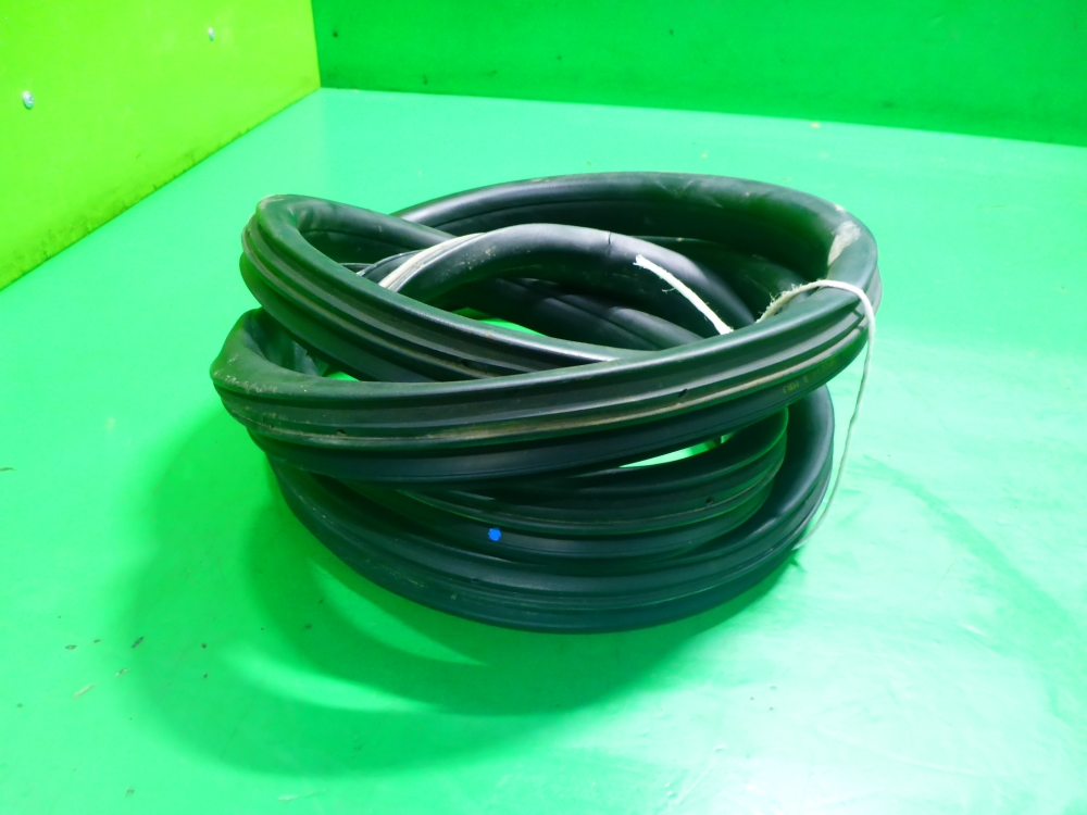 Уплотнитель двери