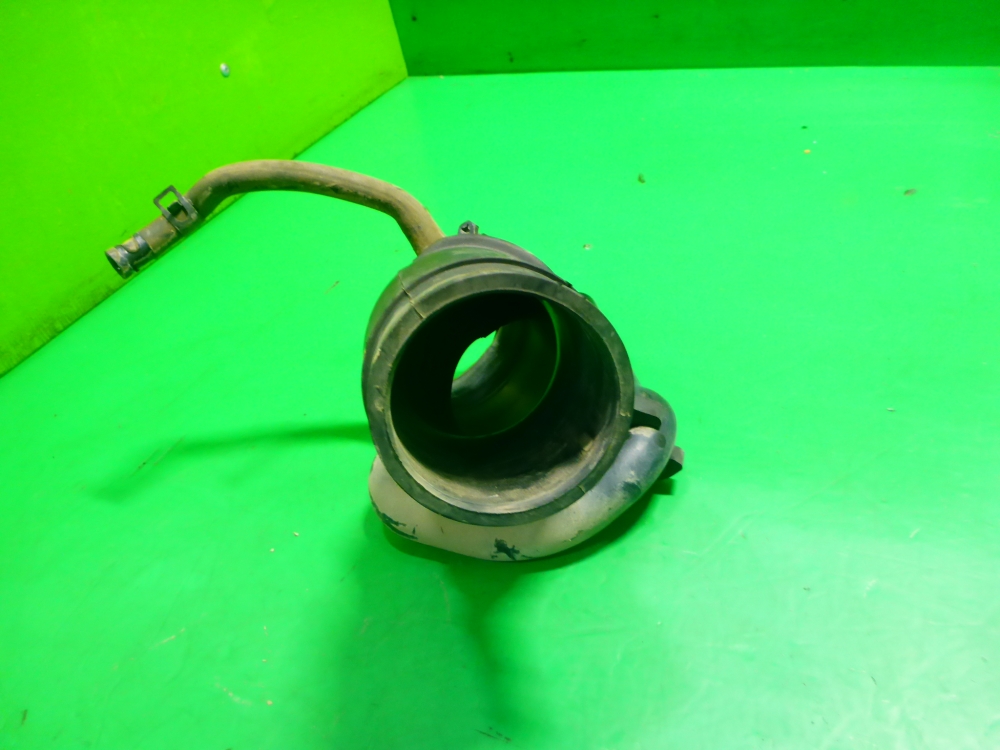 Патрубок воздушного фильтра