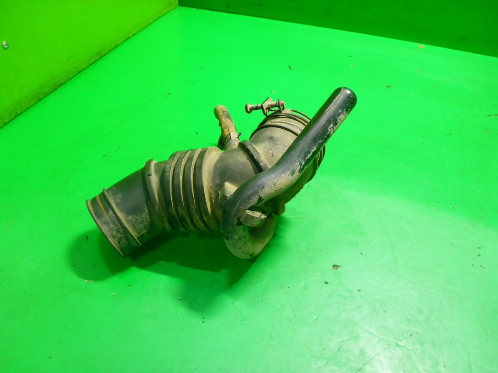 Патрубок воздушного фильтра