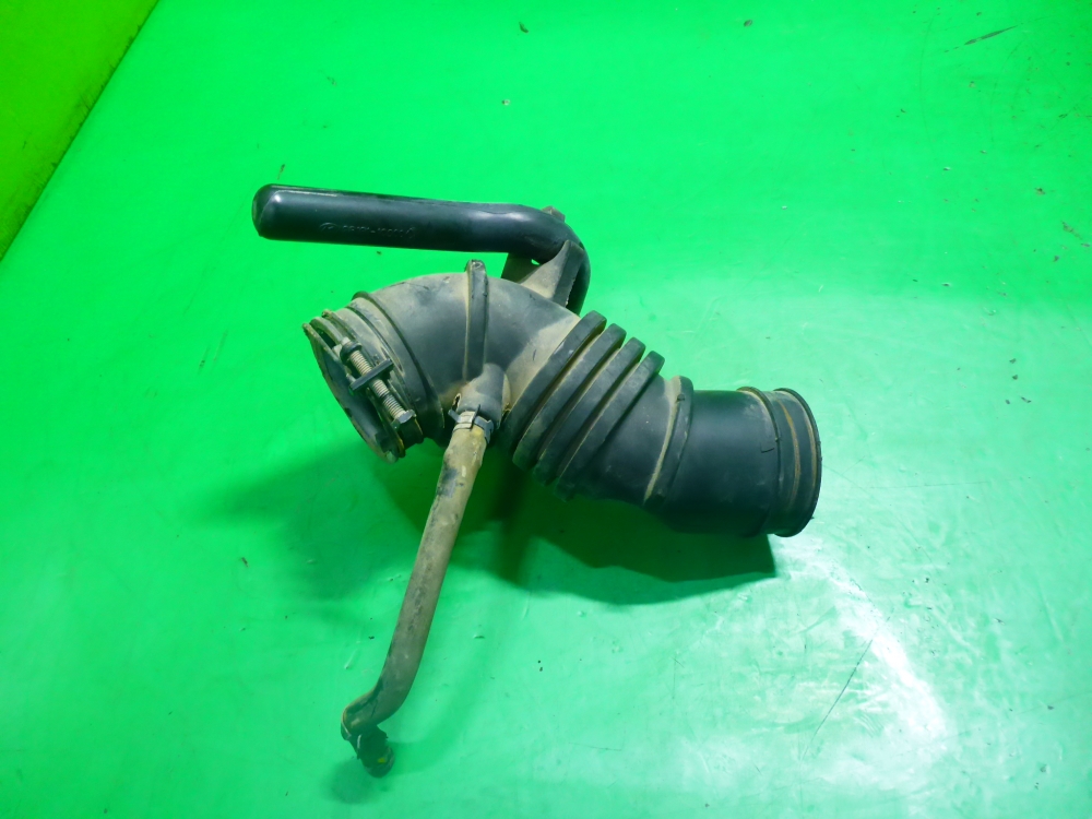 Патрубок воздушного фильтра